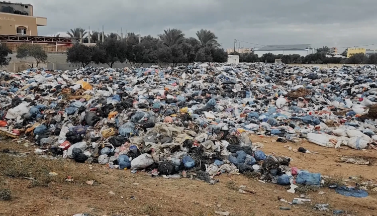 غزة بين الحرب الاسرائيلية وحرب المقابر الجماعية و حرب النفايات...