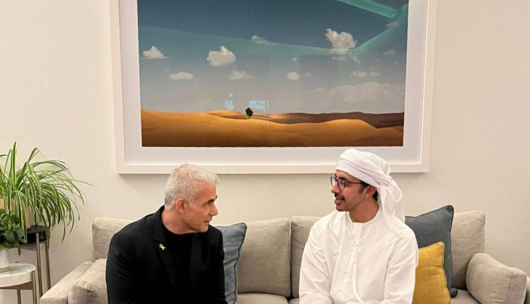 مباحثات تجمع وزير الخارجية الإماراتي وزعيم المعارضة الاسرائيلية بشأن الوضع في غزة