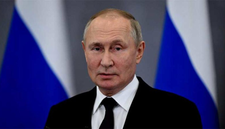 Russie : Poutine enjoint les responsables politiques à «travailler exactement» comme les soldats au front