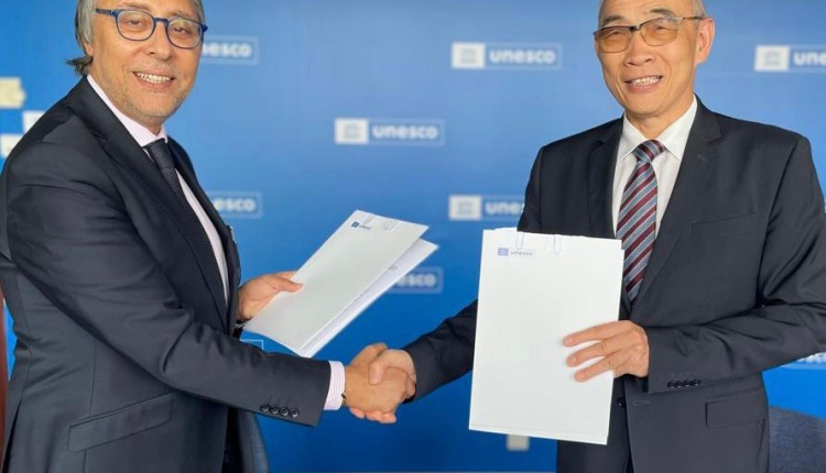 باريس.. التوقيع على الاتفاق المتعلق بتنظيم الدورة 36 للمجلس التنسيقي الدولي لبرنامج اليونسكو