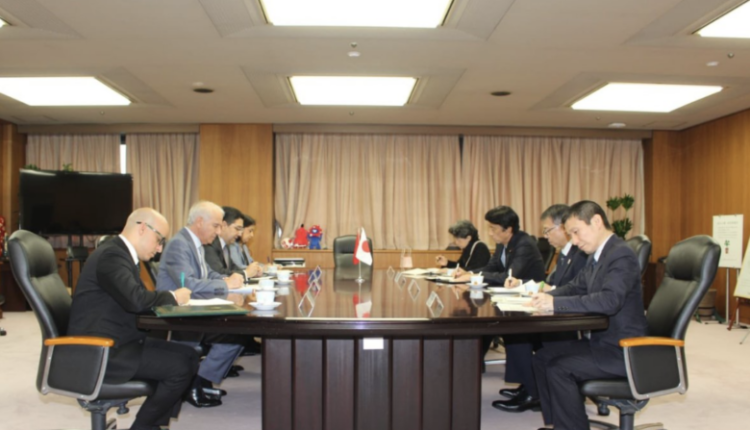 M. Bourita s’entretient à Tokyo avec le ministre de l’Economie, du Commerce et de l’Industrie du Japon