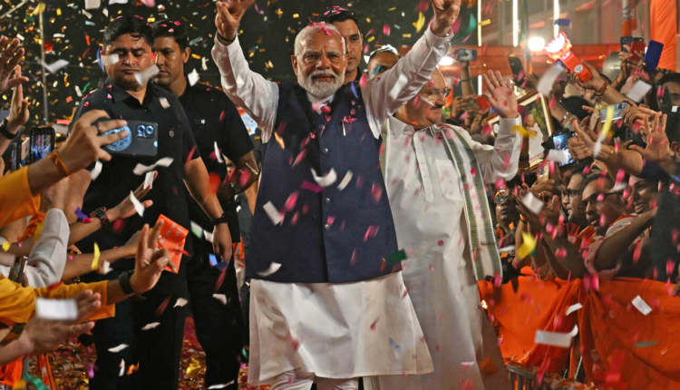 Inde : la coalition menée par Modi remporte la majorité des sièges à la Chambre du peuple