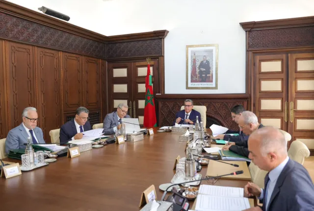 مجلس الحكومة يصادق على مشاريع المراسيم في إطار تنفيذ الالتزامات المنبثقة عن الحوار الاجتماعي