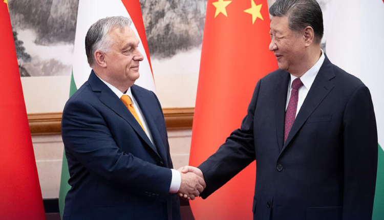 أوربان التقى الرئيس الصيني في بكين في "مهمة سلام"