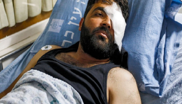 السلطات الاسرائيلية تفرج عن الصحفي الفلسطيني معاذ عمارنة بعد اعتقال دام 9 أشهر