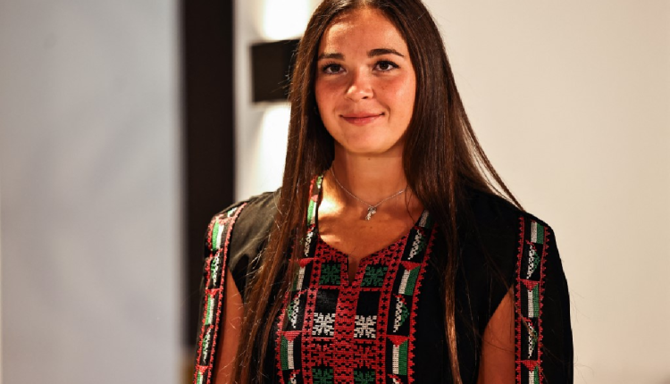 محكمة إيطالية تصدر حكم بدفع صحفية تعويض قدره 5 آلاف يورو بعدما سخرت من طول ميلوني