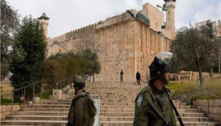 الاحتلال يسقف صحن الحرم الإبراهيمي لتهويده