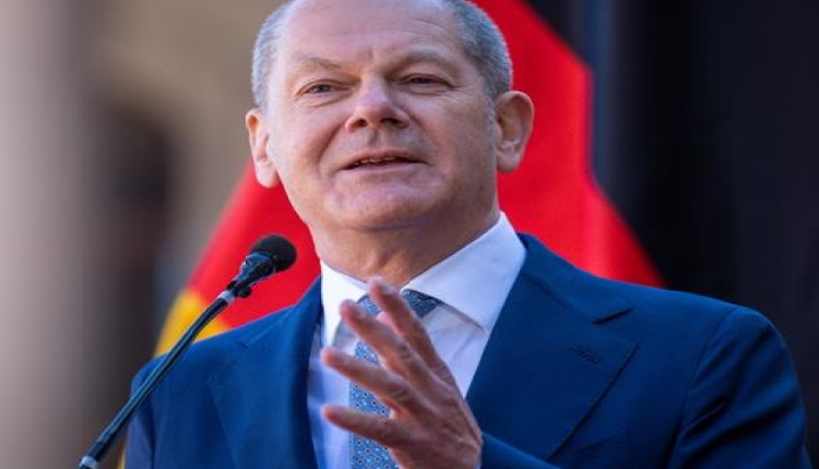 هل يجب على المستشار الألماني الانسحاب على غرار بايدن؟