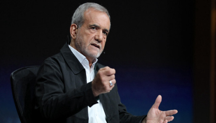 "بزشكيان يتوعد برد قاسي ضد المسؤولين عن اغتيال هنية"