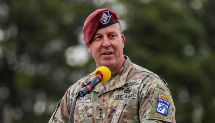 مع ترقب رد إيراني.. قائد “سنتكوم” يمضي مباحثات في إسرائيل