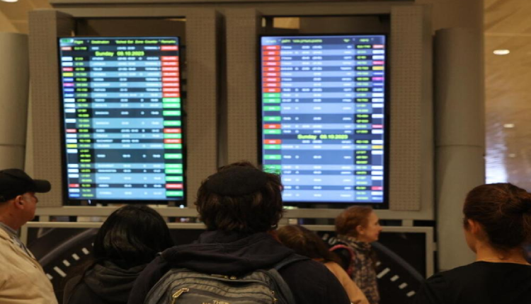 شركة الخطوط الجوية اليونانية توقف جميع رحلاتها إلى تل أبيب وبيروت