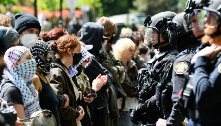 الولايات المتحدة.. طلاب الاحتجاجات غاضبون من غموض وضعهم القانوني