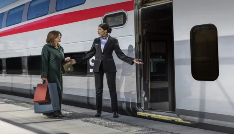 "قطارات لخليع"