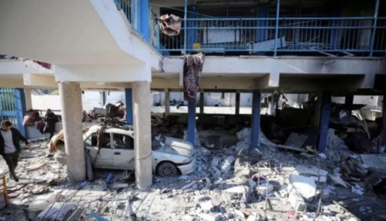 مصرع 4 فلسطينيين في هجوم إسرائيلي استهدف مدرسة تؤوي نازحين شمال غزة