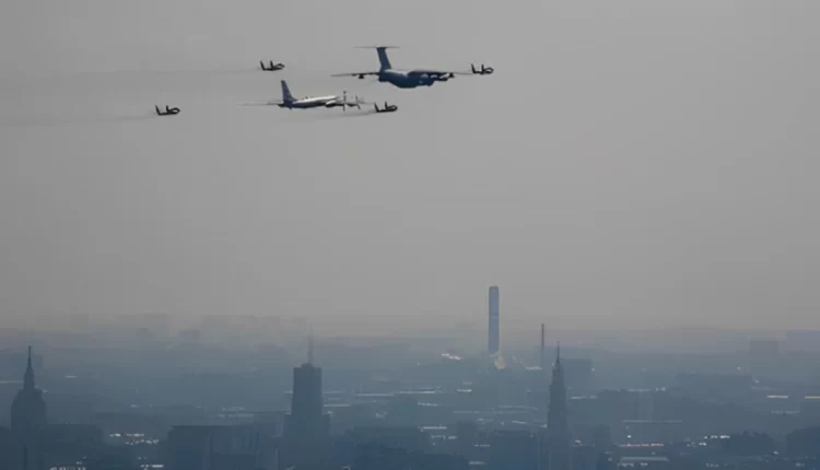 تصعيد عسكري: حزب الله يستهدف خليج حيفا بالصواريخ وإسرائيل تواصل غاراتها على جنوب لبنان