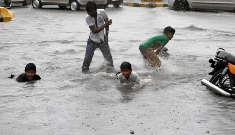 مصرع 32 شخصا بكارثة سيول في نيبال