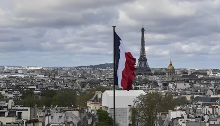 Immigration : la France va "expulser plus et régulariser moins"