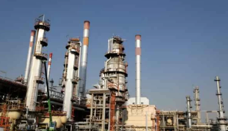 عام على 7 أكتوبر.. كيف تأثرت أسعار النفط وحركة التجارة الدولية؟