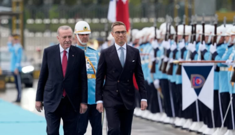 الرئيس التركي يلتقي نظيره الفنلندي بمراسم رسمية