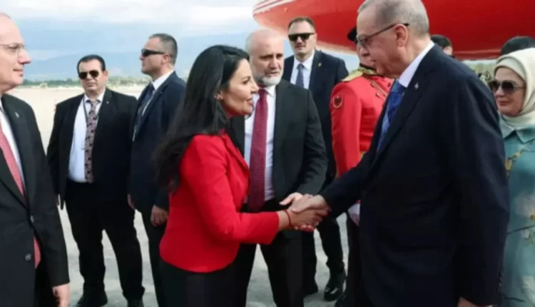 أردوغان يصل في زيارة رسمية إلى ألبانيا
