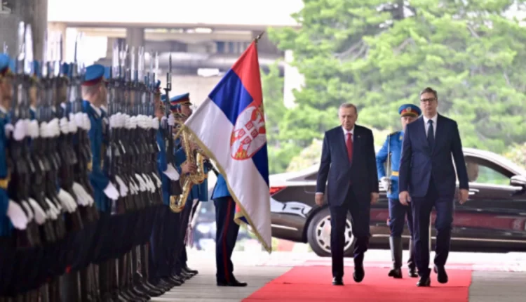 الرئيس الصربي يستقبل أردوغان في بلغراد بمراسم رسمية