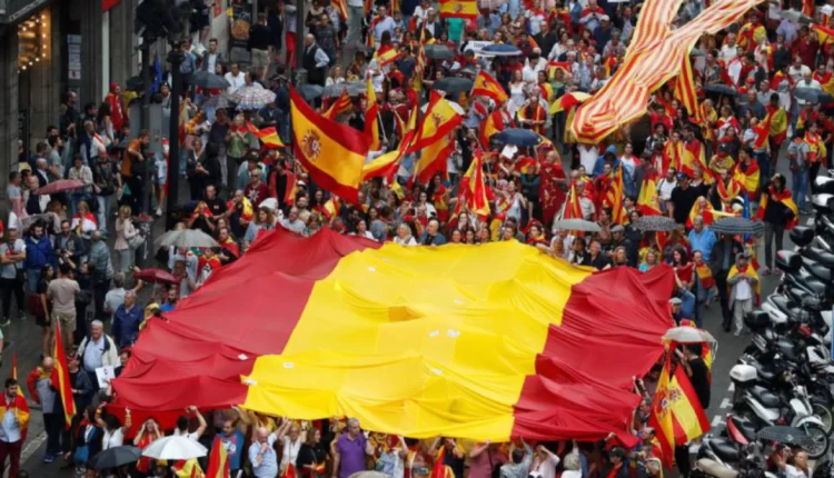 تظاهرة حاشدة في مدريد تطالب بإقالة سانشيز