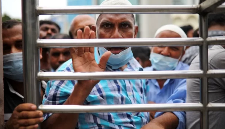 السعودية تتخذ إجراءات ترحيل ضد آلاف المخالفين من الوافدين