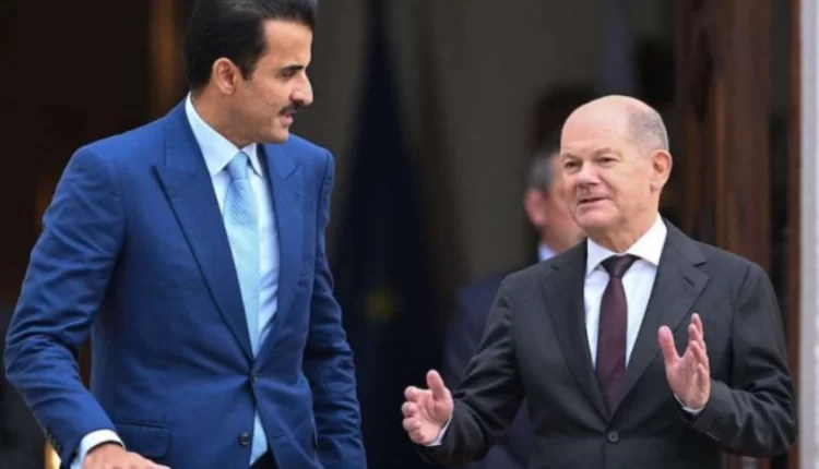 أمير قطر والمستشار شولتس يبحثان خفض التصعيد في المنطقة