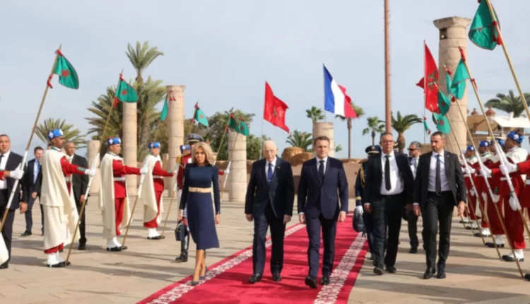 إيمانويل ماكرون وحرمه يزوران ضريح محمد الخامس