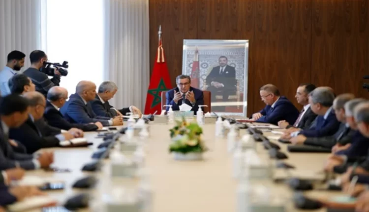 الحكومة تصادق على مرسوم يتعلق بتحديد اختصاصات وتنظيم وزارة الخارجية