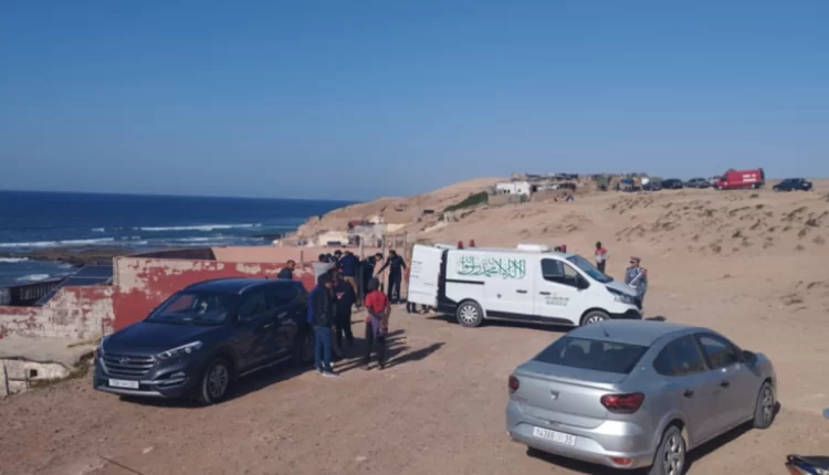 جثث مهاجرين على سواحل الشاطئ الأبيض