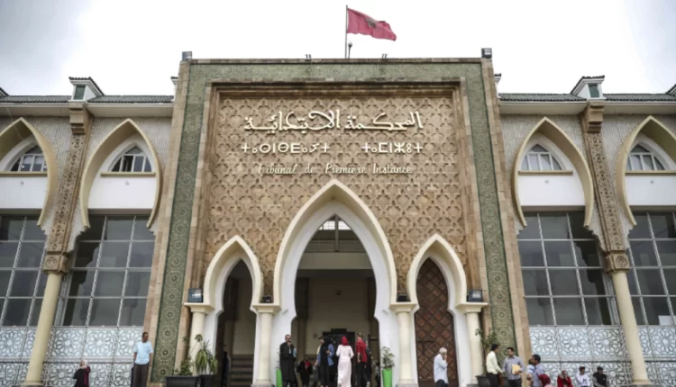 حبس مشعوذ بتهمة استغلال النساء وتصويرهن في أوضاع غير لائقة بتنغير