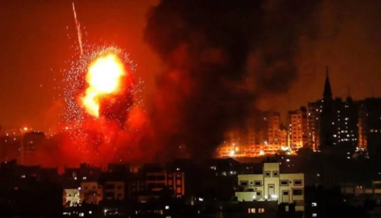 استشهاد 9 فلسطينيين جراء قصف الاحتلال منزلا شرقي مدينة غزة