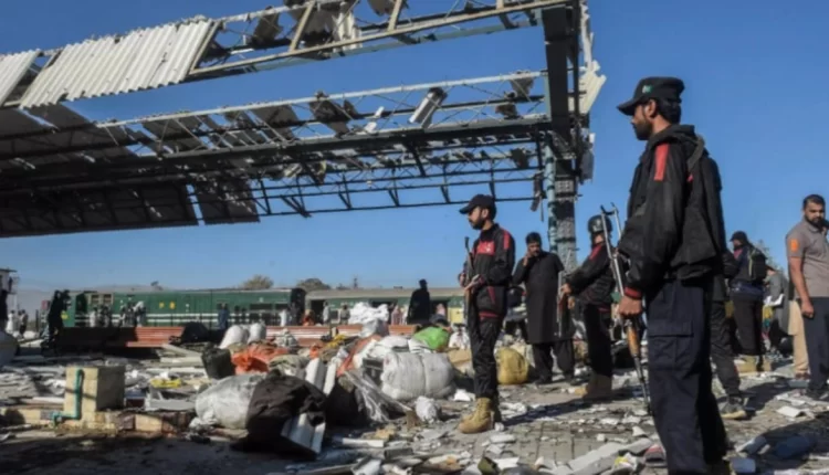 "جيش بلوشستان" يتبنى هجومًا أسفر عن مقتل عدد من الأشخاص في باكستان