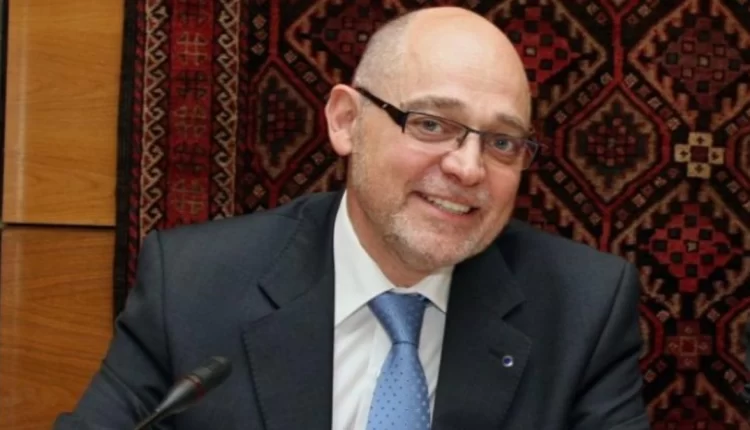 جنيف.. الخبير السياسي جان ماري هيدت يقدم إصداره الأخير "الصحراء المغربية، أرض النور والمستقبل"