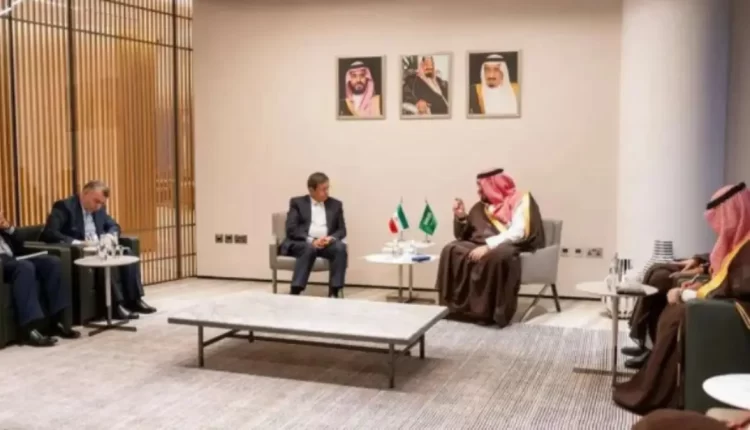 وزيرا الاقتصاد السعودي والإيراني يناقشان سبل تعزيز العلاقات