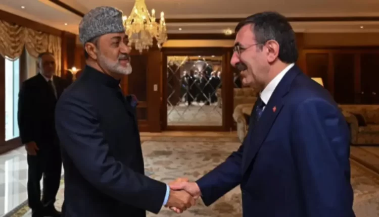 نائب الرئيس التركي وسلطان عمان