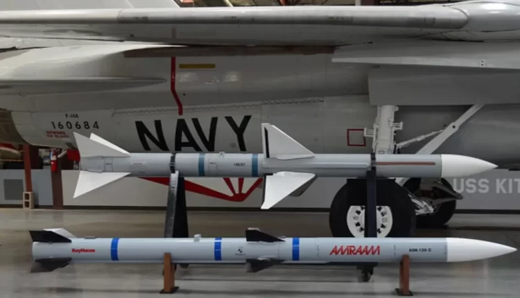 صفقة دفاعية استراتيجية: أمريكا تزوّد المغرب بـ30 صاروخ AIM-120C-8