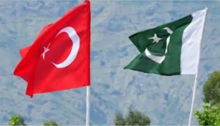 تركيا وباكستان تسعيان لزيادة حجم تبادلهما التجاري إلى 5 مليارات دولار