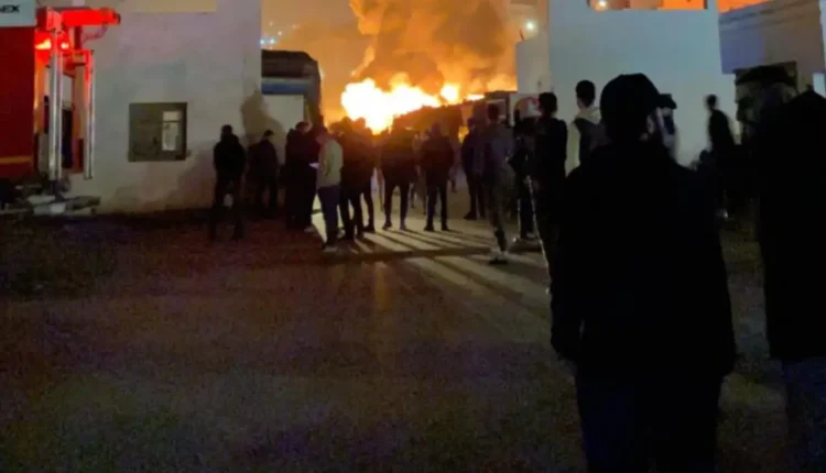 حريق ضخم بسوق للجملة بتطوان