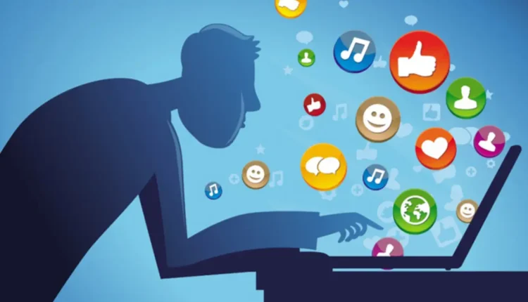 الدفاع عن الهوية الوطنية في عصر المعلومات: مسؤولية جماعية