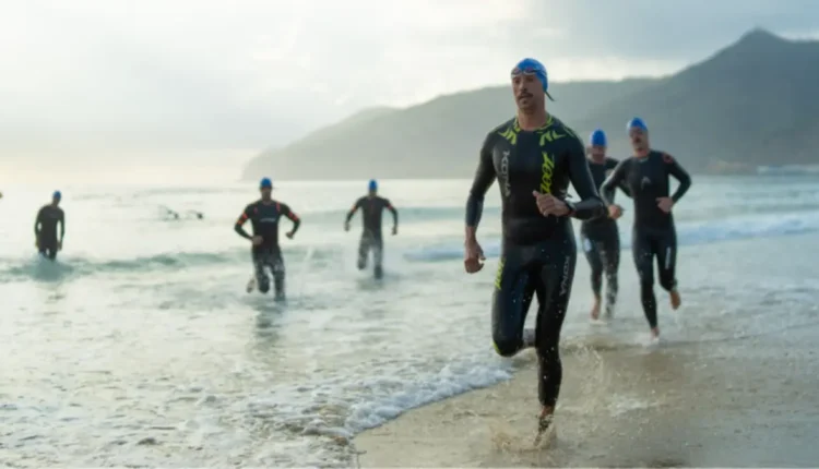 “1000 رياضي يشاركون في الترياثلون الإيكولوجي “تامودا باي 2025″ بالمضيق”