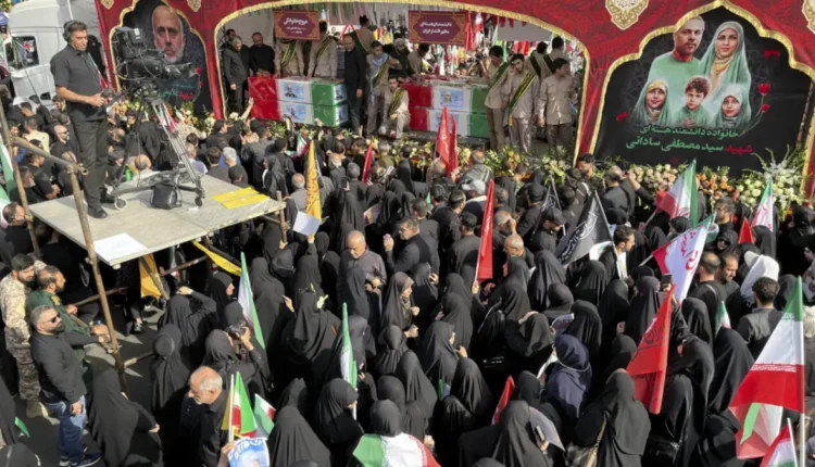 تشييع عدد من القادة العسكريين وعلماء نوويين بإيران قتلو جراء حرب "الإثني عشر يوما"