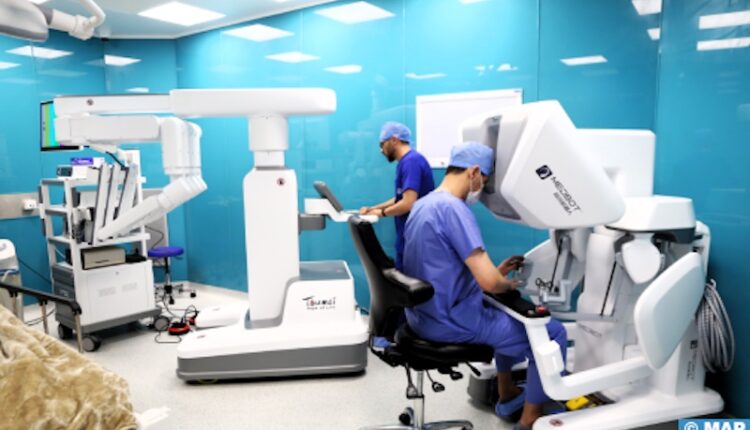 المغرب ينجح في أول "عملية جراحية بالروبوت"
