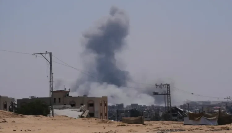 قصف إسرائيلي يحصد أرواح النازحين والمجوعين بقطاع غزة