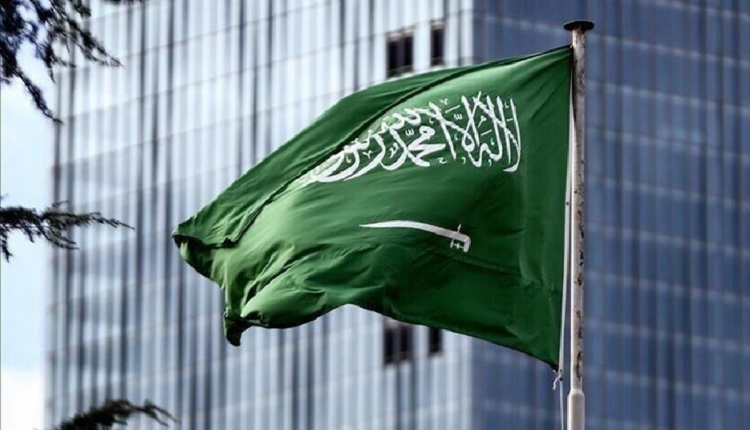 السعودية تعلن وقوفها "بكل ثقلها" مع الكويت والبحرين والأردن ضد الهجمات الإيرانية